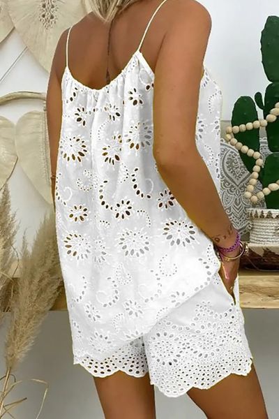 Eyelet Tassel Set